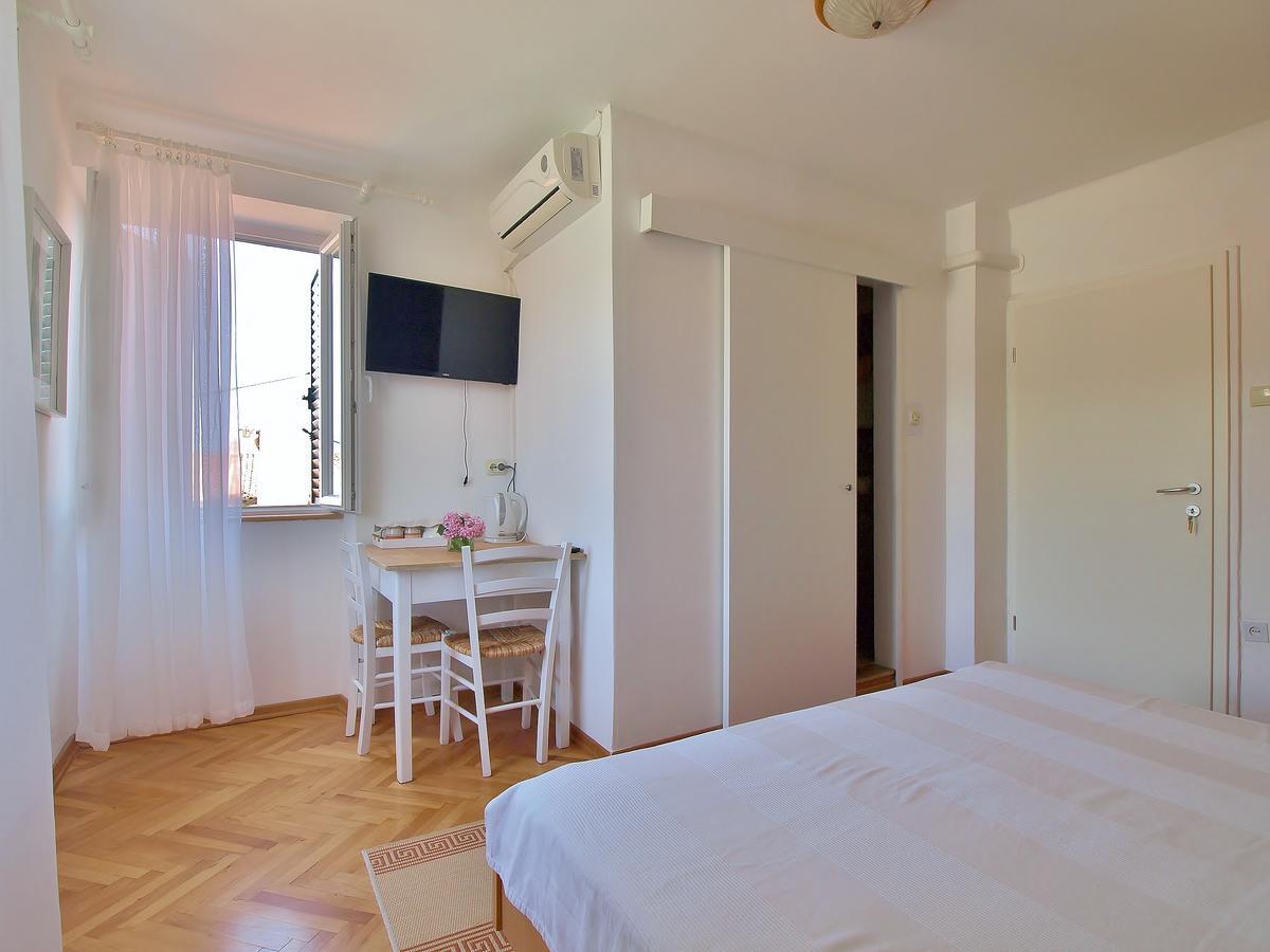 Rooms And Studio Old Town Rab Town Zewnętrze zdjęcie